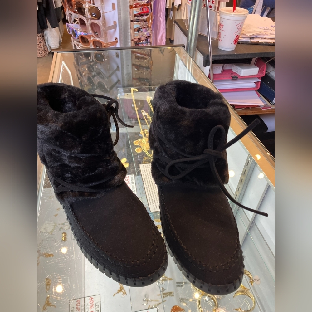 nwt Isle Jacobsen Women's Black Fur-Lined Boots